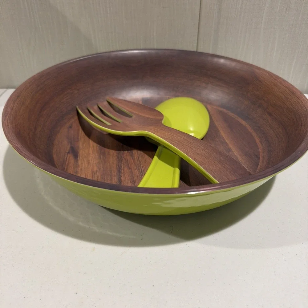 Lime Green Faux Wood Lined 13.75